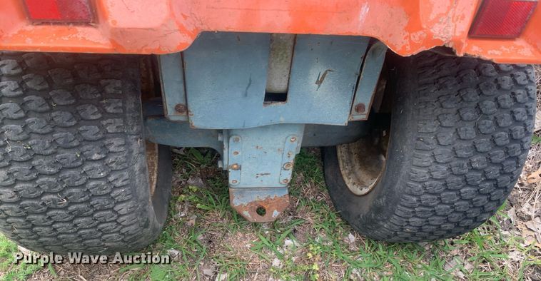 image for item LH9566 Kubota G6200  lawn tractor