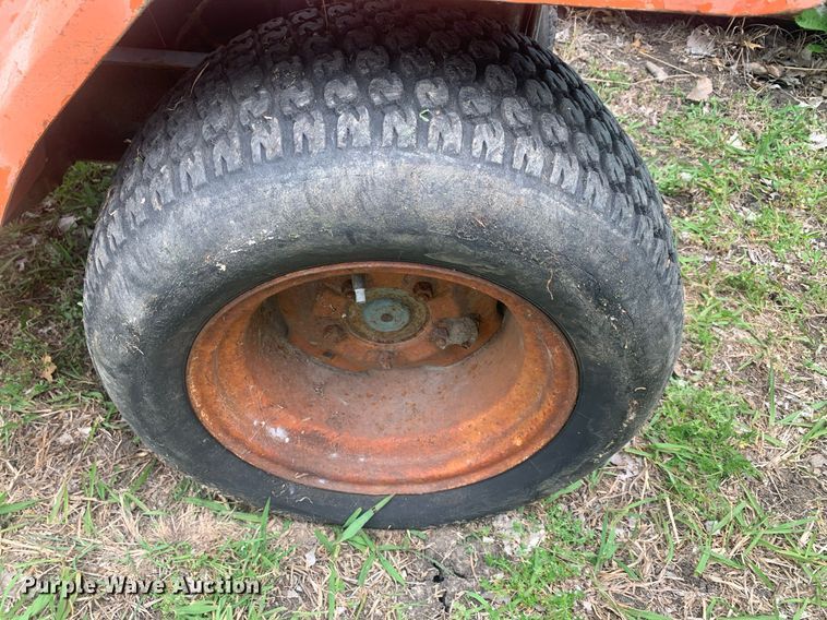 image for item LH9566 Kubota G6200  lawn tractor