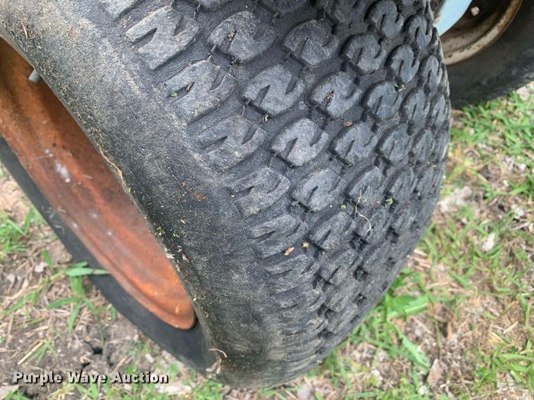 image for item LH9566 Kubota G6200  lawn tractor