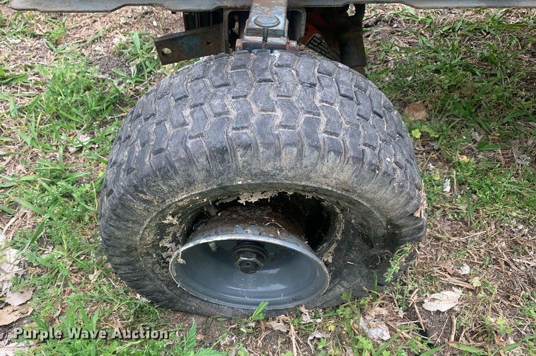 image for item LH9566 Kubota G6200  lawn tractor