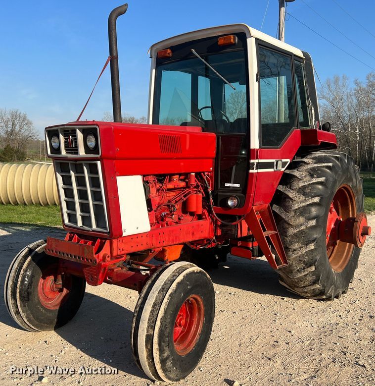 image for item LI9622 International 1586  tractor