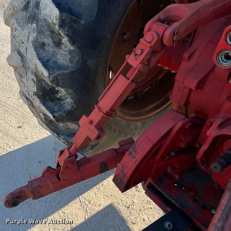 image for item LI9622 International 1586  tractor