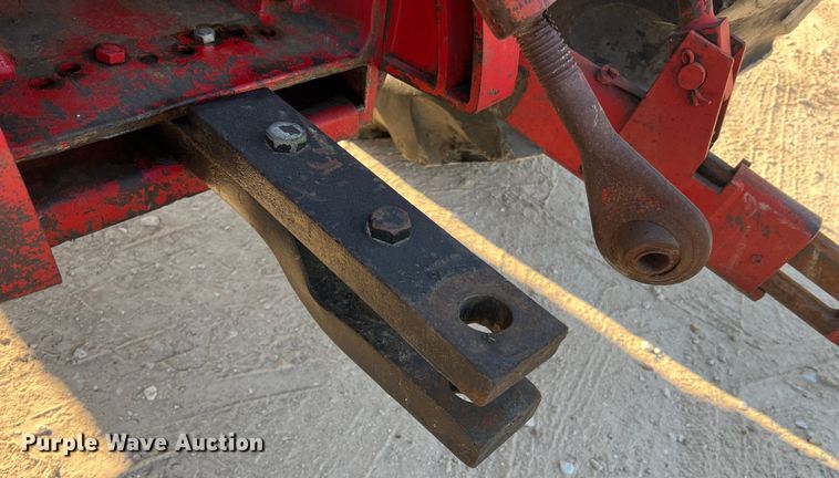 image for item LI9622 International 1586  tractor