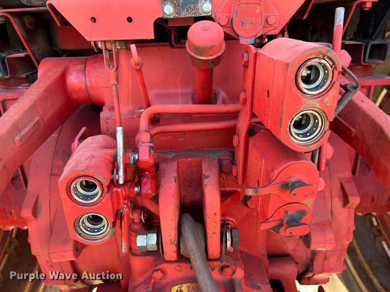 image for item LI9622 International 1586  tractor