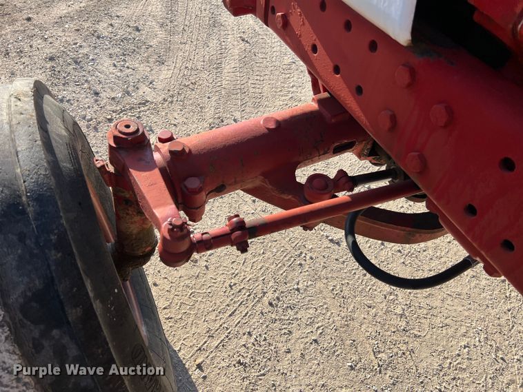 image for item LI9622 International 1586  tractor