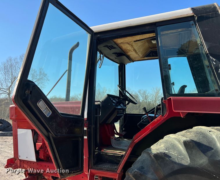 image for item LI9622 International 1586  tractor