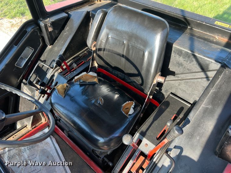 image for item LI9622 International 1586  tractor