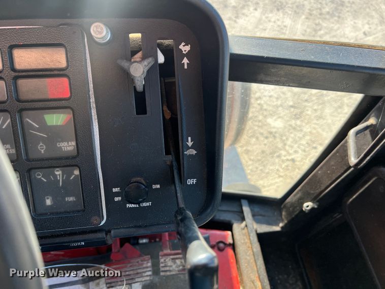 image for item LI9622 International 1586  tractor