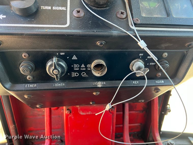 image for item LI9622 International 1586  tractor