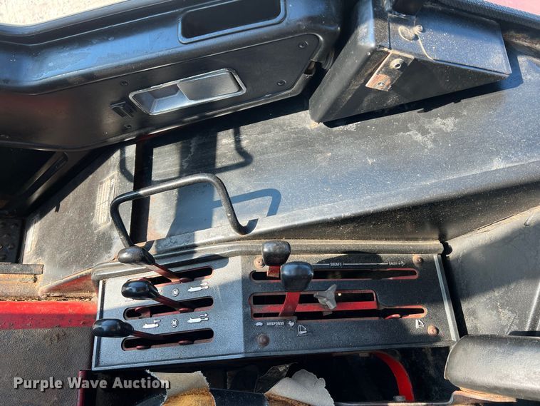 image for item LI9622 International 1586  tractor