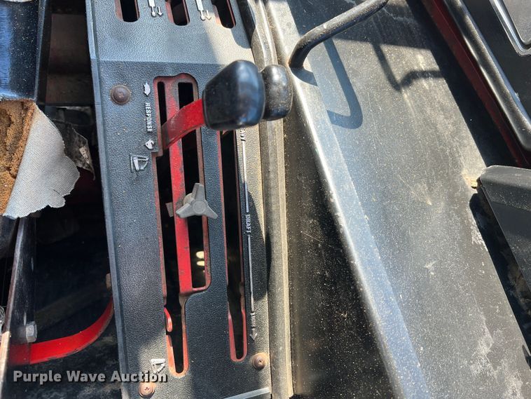 image for item LI9622 International 1586  tractor