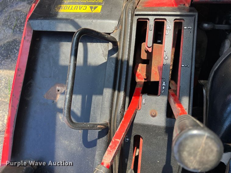 image for item LI9622 International 1586  tractor