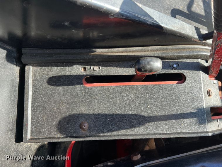 image for item LI9622 International 1586  tractor