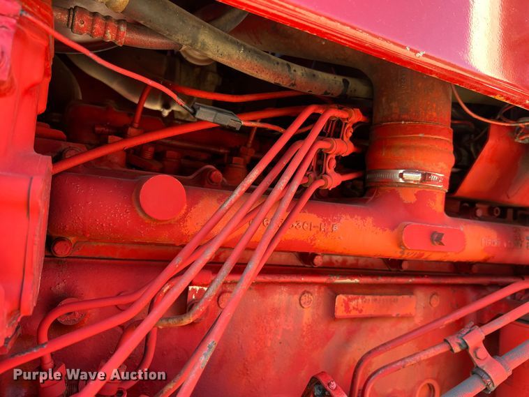 image for item LI9622 International 1586  tractor