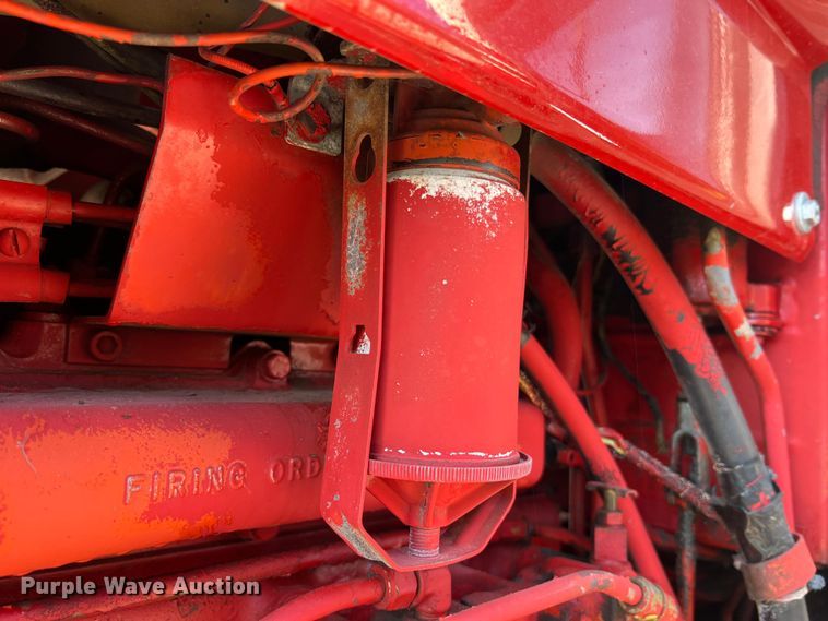 image for item LI9622 International 1586  tractor