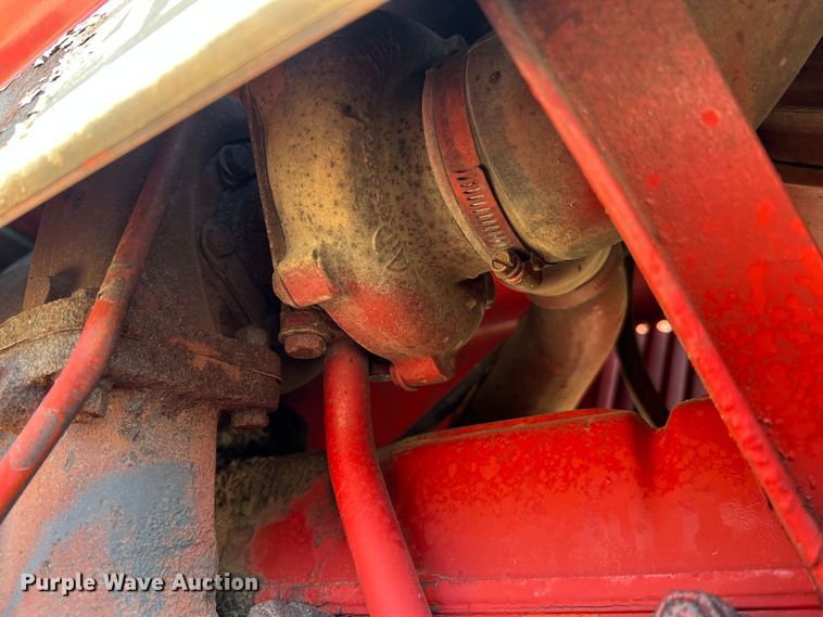 image for item LI9622 International 1586  tractor