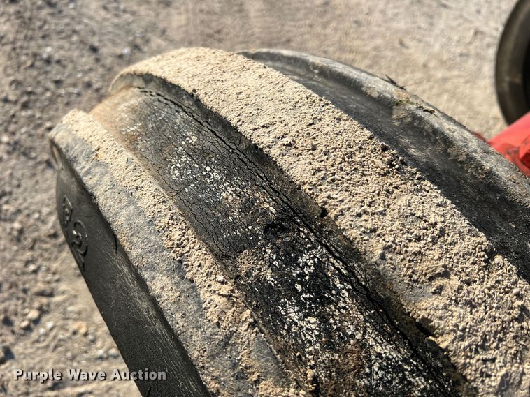 image for item LI9622 International 1586  tractor