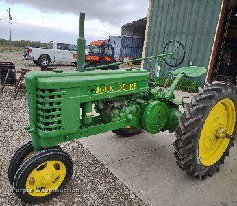 image for item LL9071 John Deere H  tractor