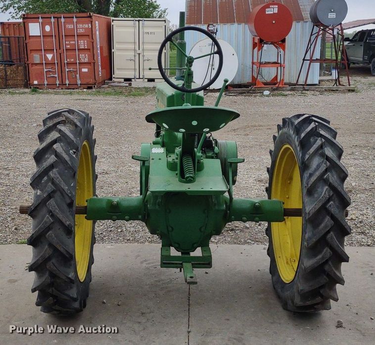 image for item LL9071 John Deere H  tractor