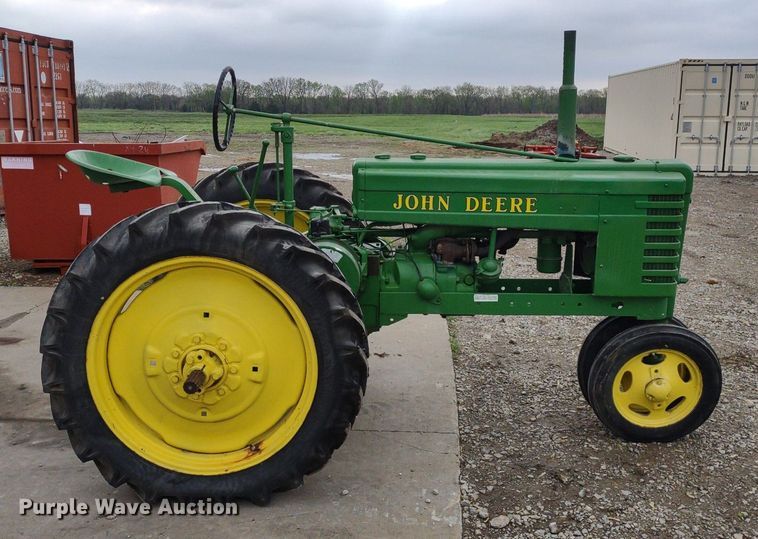 image for item LL9071 John Deere H  tractor