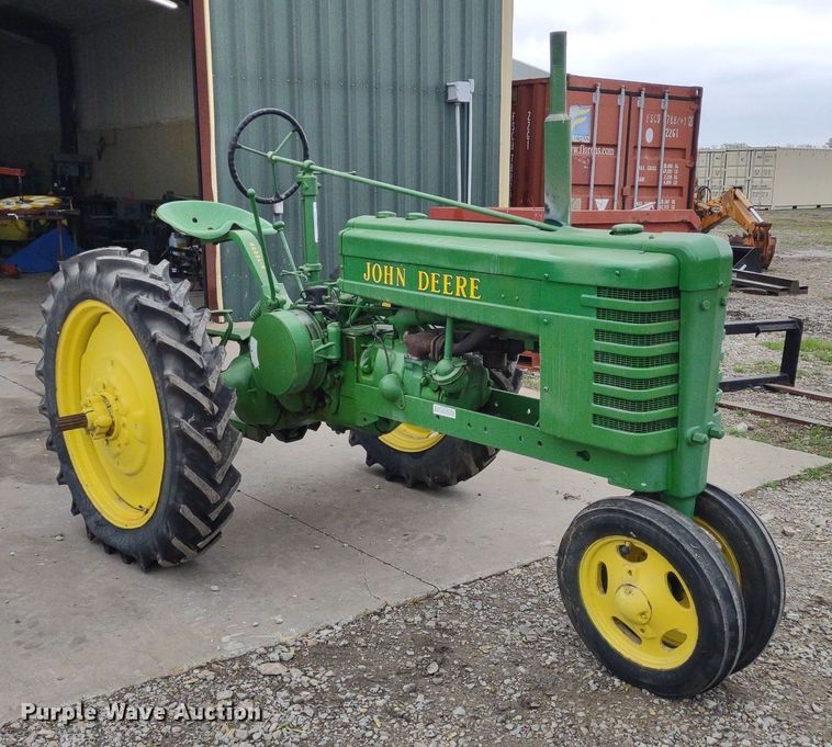 image for item LL9071 John Deere H  tractor