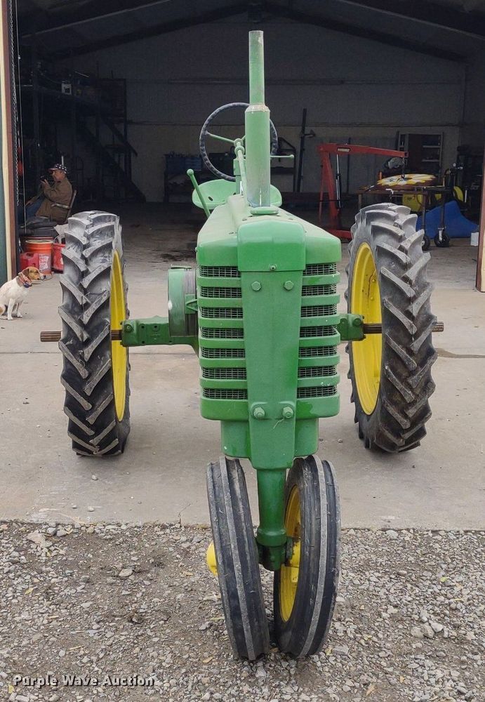 image for item LL9071 John Deere H  tractor