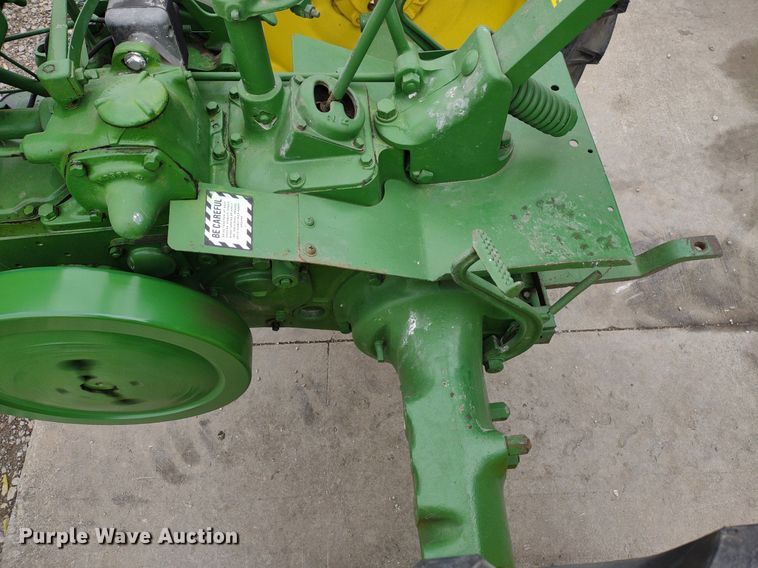 image for item LL9071 John Deere H  tractor
