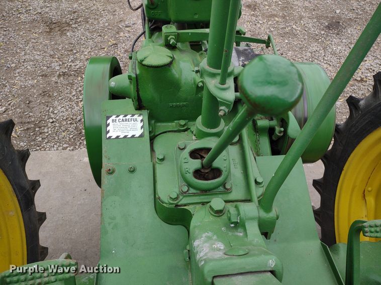 image for item LL9071 John Deere H  tractor