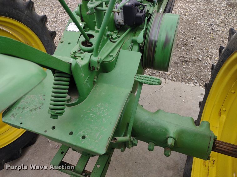 image for item LL9071 John Deere H  tractor