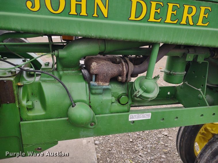 image for item LL9071 John Deere H  tractor