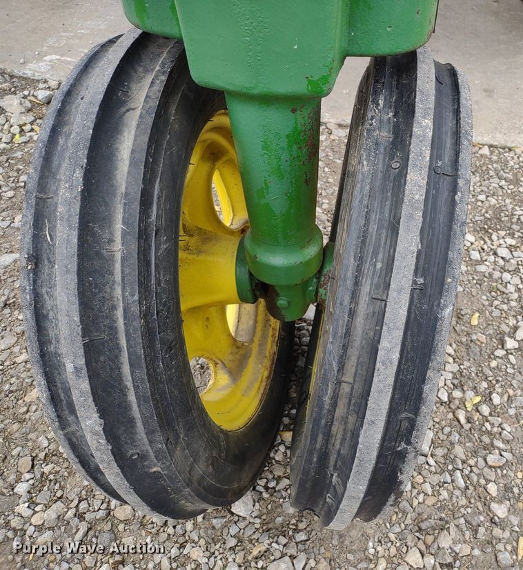 image for item LL9071 John Deere H  tractor