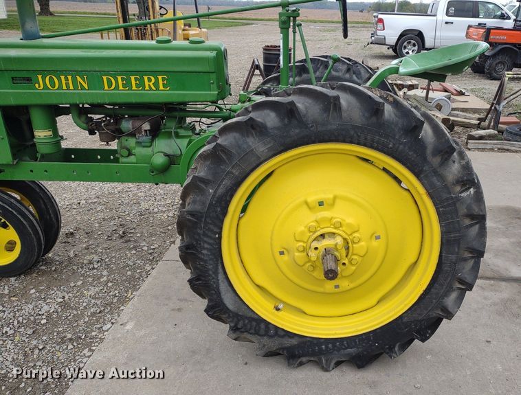 image for item LL9071 John Deere H  tractor