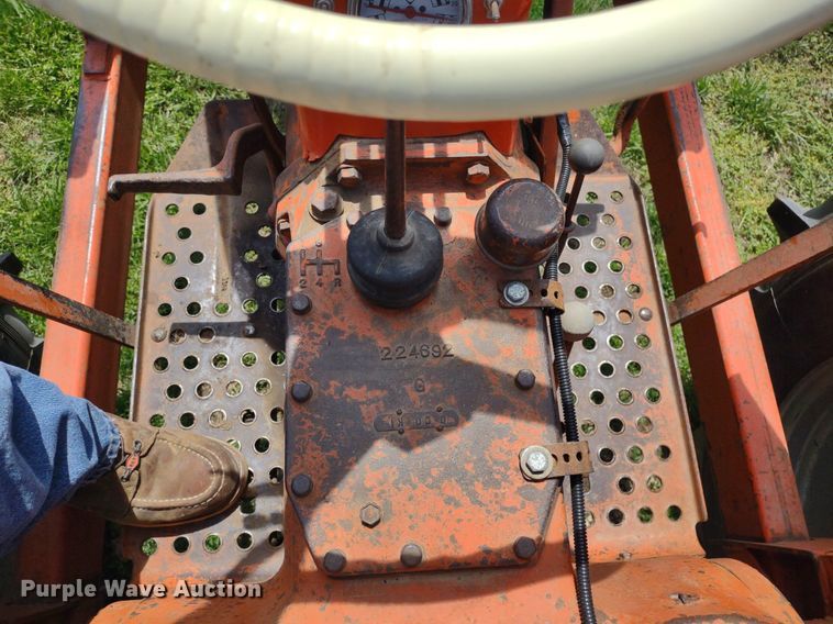 image for item LL9085 Allis Chalmers D17 Series III  tractor