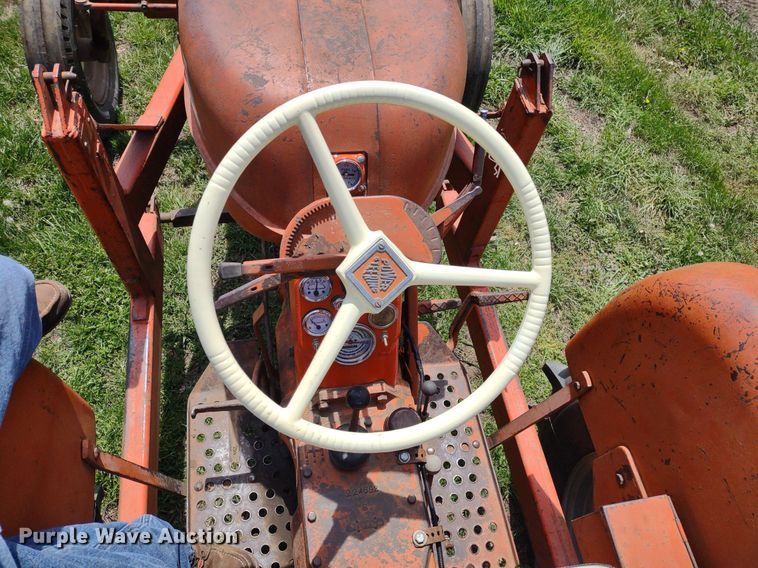 image for item LL9085 Allis Chalmers D17 Series III  tractor