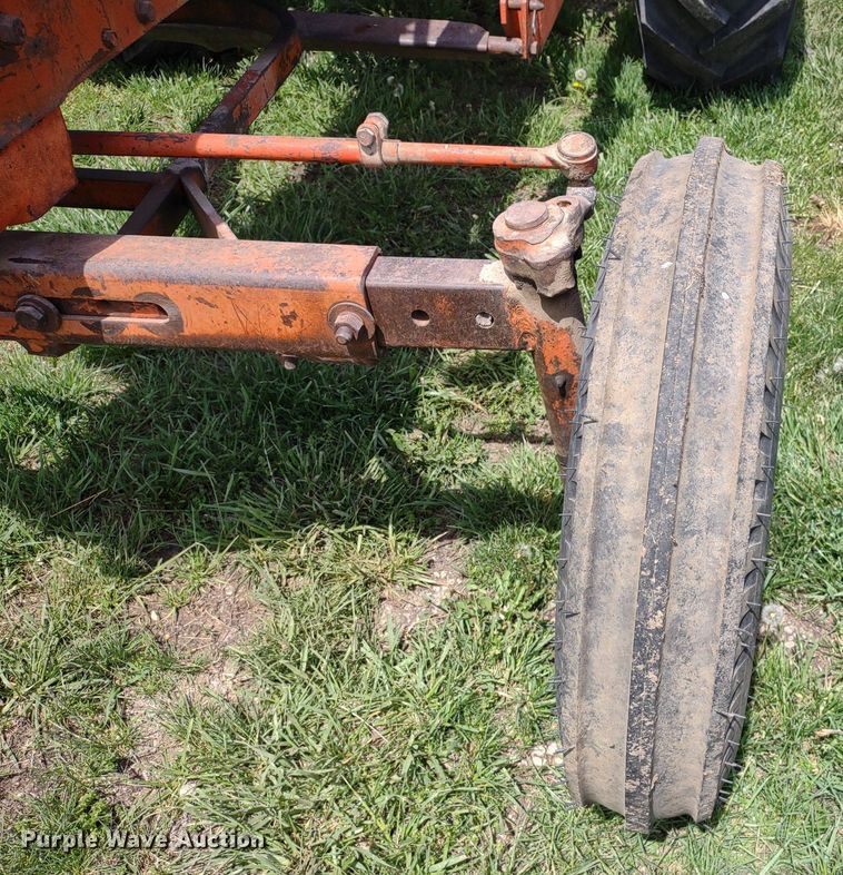 image for item LL9085 Allis Chalmers D17 Series III  tractor
