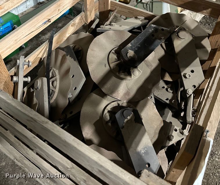 image for item LN9193 Approximately 32 coulters