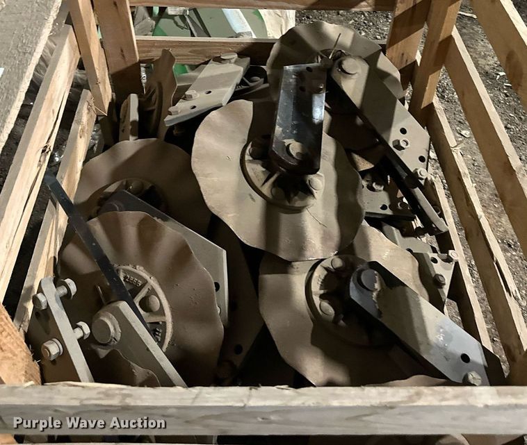 image for item LN9193 Approximately 32 coulters