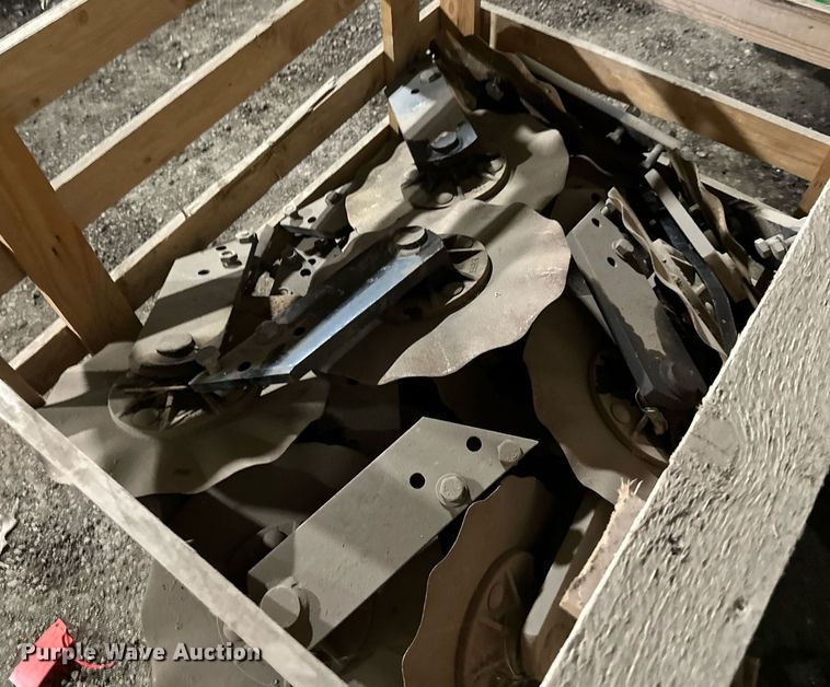 image for item LN9193 Approximately 32 coulters