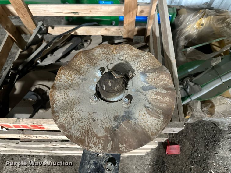 image for item LN9193 Approximately 32 coulters