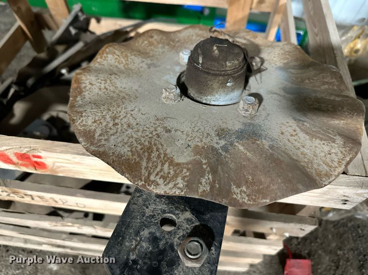 image for item LN9193 Approximately 32 coulters