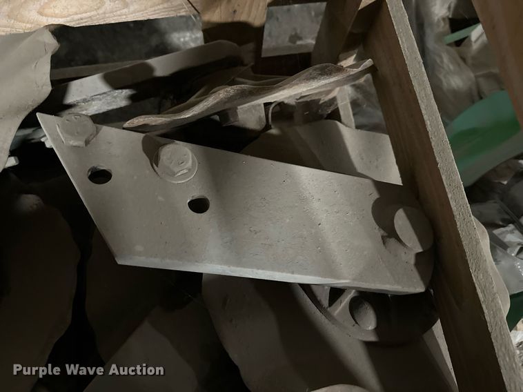 image for item LN9193 Approximately 32 coulters