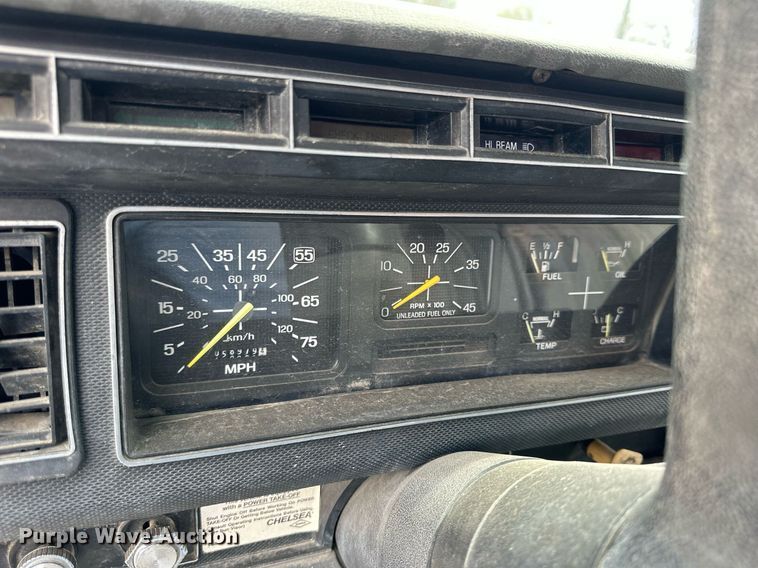 image for item LN9404 1991 Ford F700  grain truck