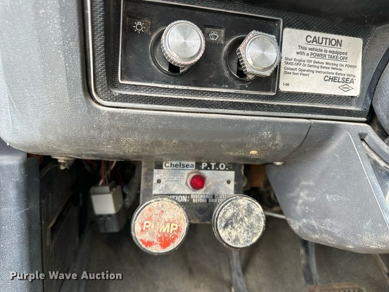 image for item LN9404 1991 Ford F700  grain truck