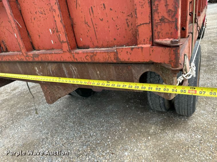 image for item LN9404 1991 Ford F700  grain truck