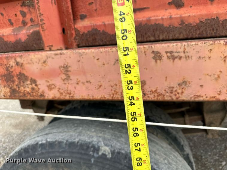 image for item LN9404 1991 Ford F700  grain truck