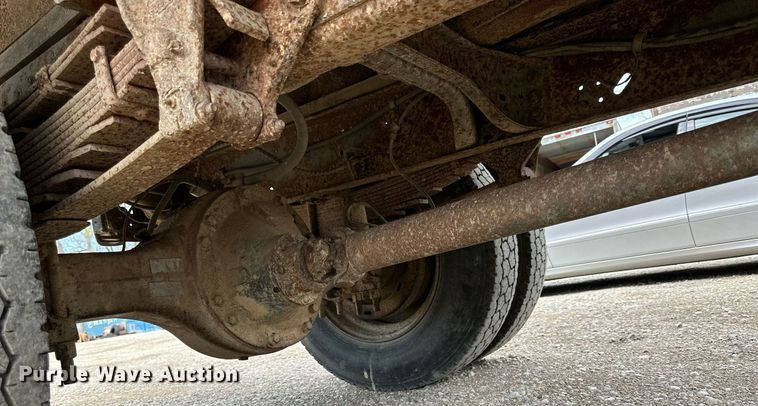 image for item LN9404 1991 Ford F700  grain truck