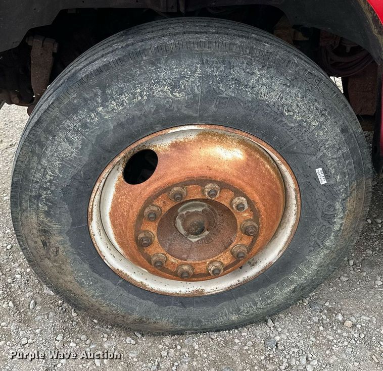 image for item LN9404 1991 Ford F700  grain truck