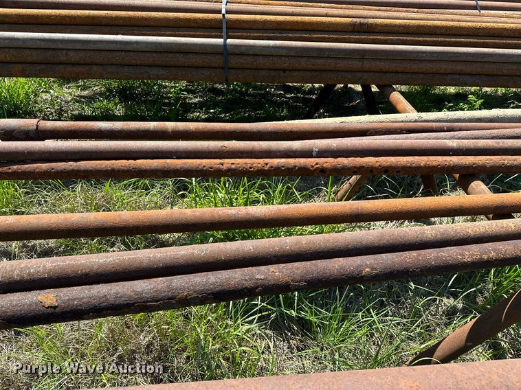 image for item LR9694 (8) joints of 33' L x 2 1/2" diameter drill pipe