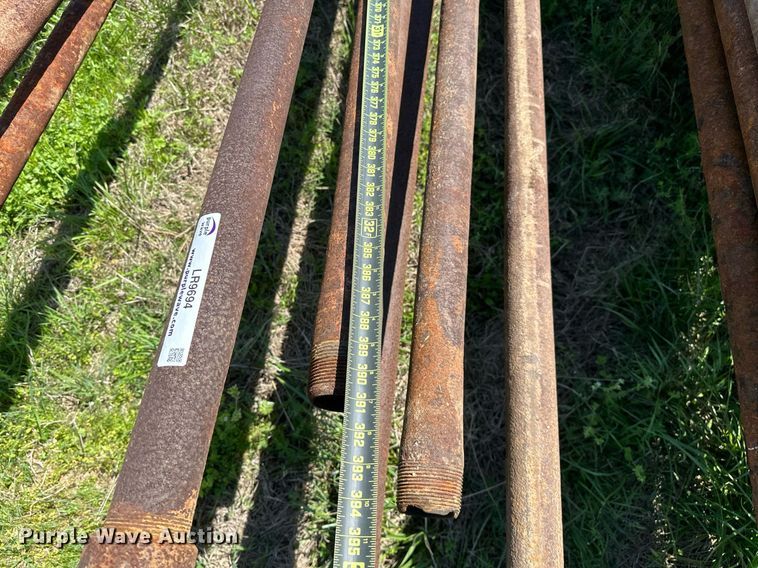 image for item LR9694 (8) joints of 33' L x 2 1/2" diameter drill pipe