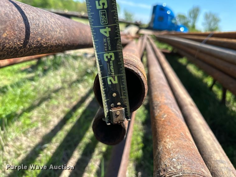 image for item LR9694 (8) joints of 33' L x 2 1/2" diameter drill pipe